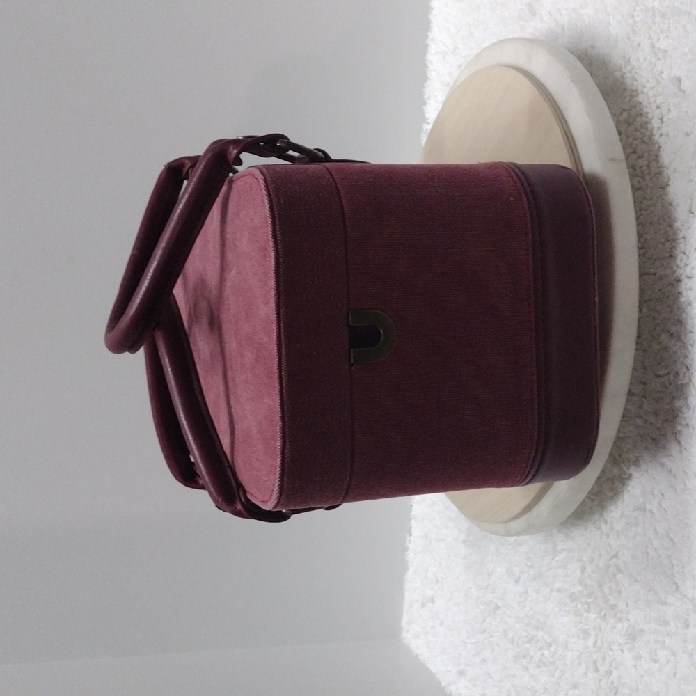 della Q Markers Train Case-Maroon - Picture 4 of 16